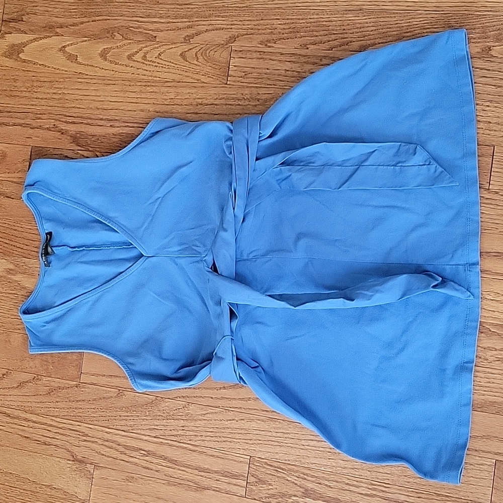 A blue Pea in the Pod maternity sleeveless shirt petite small